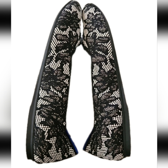 Rothys The Flat Black And White Chantilly Lace Loafer 10 - Picture 7 of 11
